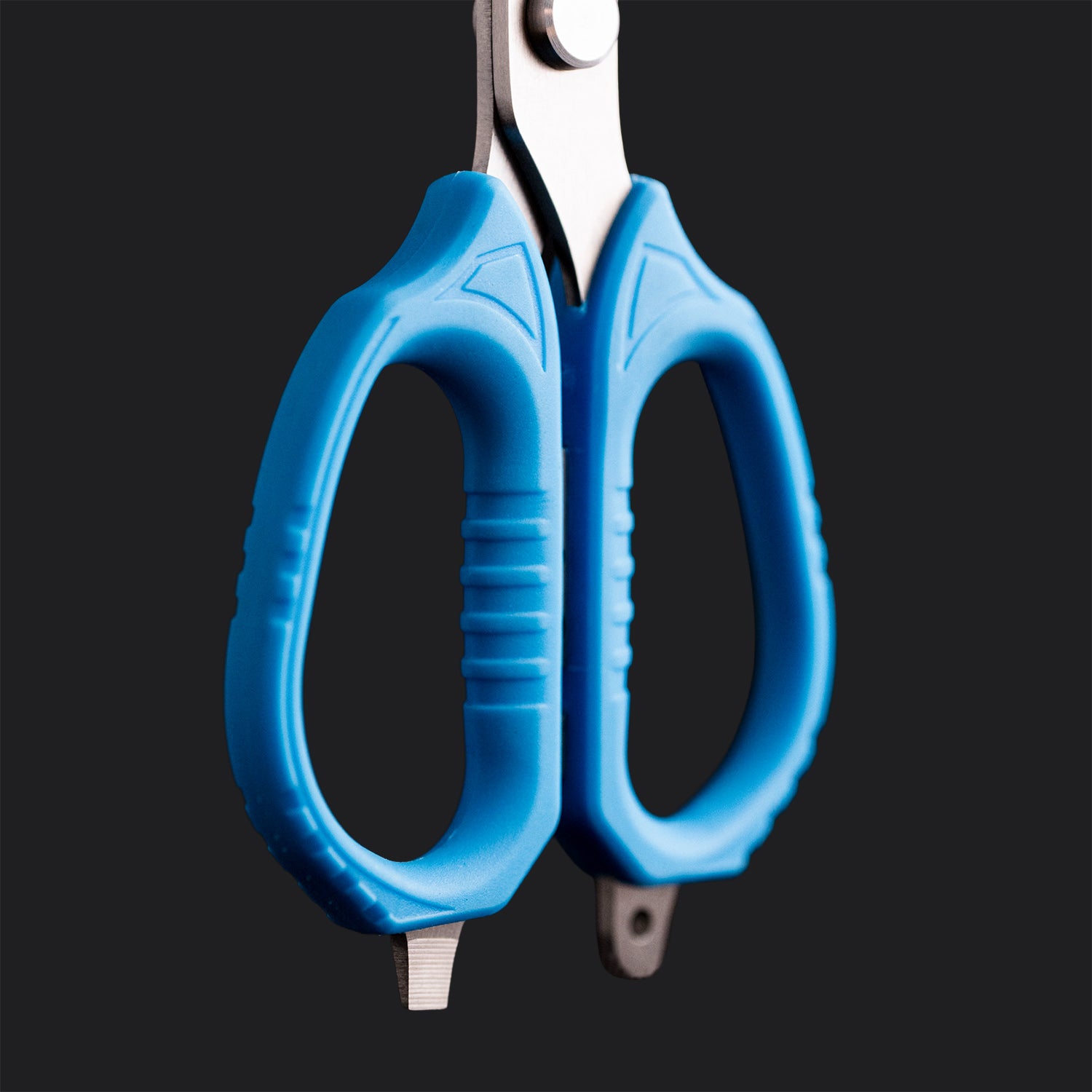 Soft grip handles on the Wild Seas Braid Scissors 